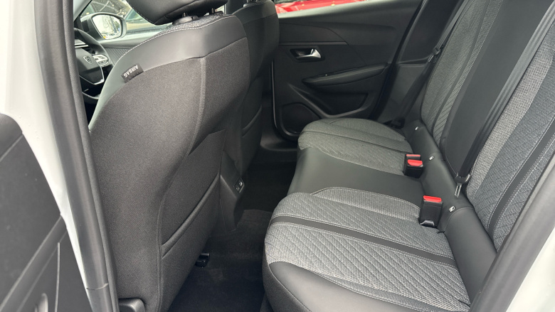 Peugeot 208 1.2 PureTech 100 Allure 5dr Petrol Hatchback